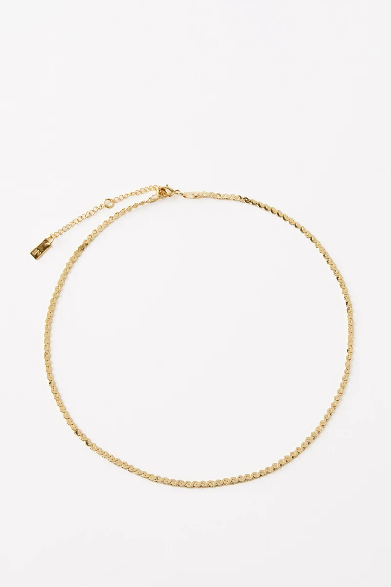 روبي قلادة بسلسلة رفيعة